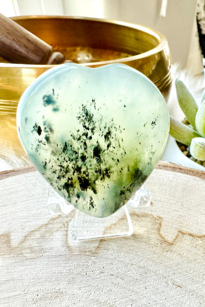 Jade with Dendritic Heart 004