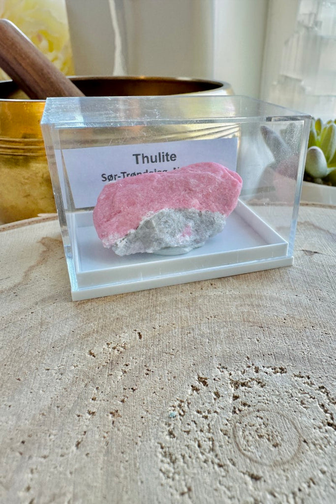 Thulite from Norway Thumbnail 001