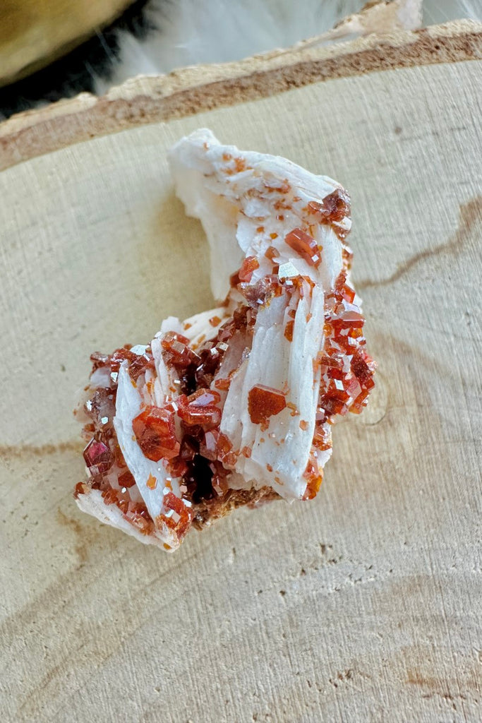 Vanadinite on Barite 008