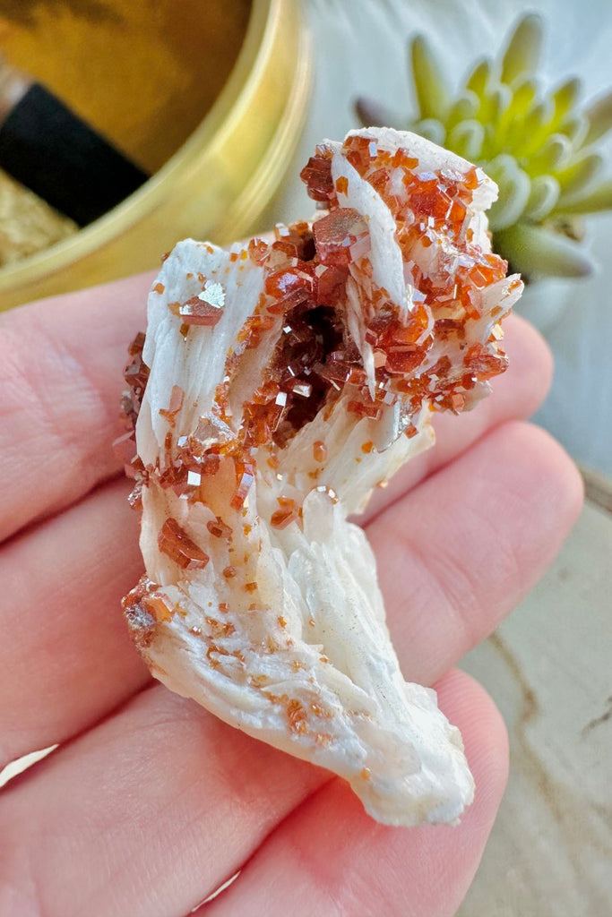 Vanadinite on Barite 008